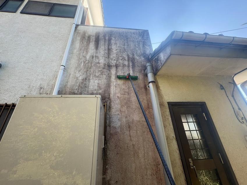 無足場工法の外壁洗浄イメージ2
