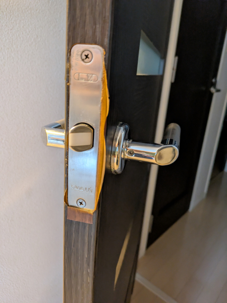 戸建ての扉・床の傷、浴室リペア事例のイメージ