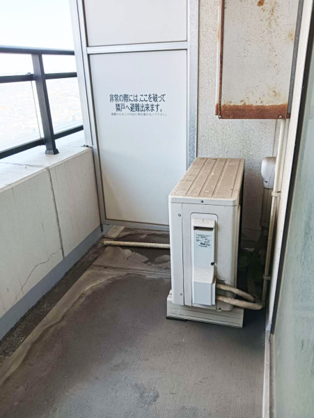 マンションのバルコニー・窓サッシ清掃事例のイメージ