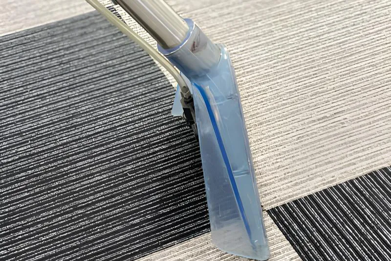 カーペットクリーニング作業のイメージ