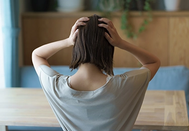 マンションの共用部や戸建てのフローリングから音や粉が出ている方にイメージ