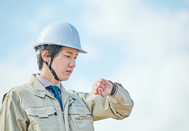 処理業者の対応が遅くて、回収スケジュールがズレがちな人のイメージ