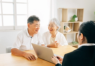 離れて暮らすご家族の遺品整理が必要だけど時間が取れない方のイメージ