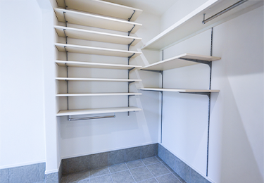 戸建て玄関（シューズクローク新設）のイメージ