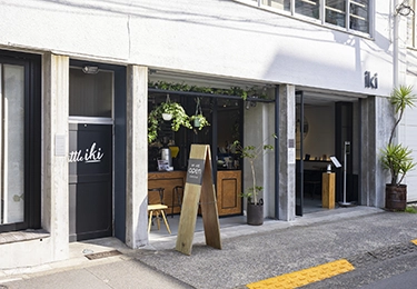 店舗入口（防犯性能付き玄関ドア交換）のイメージ