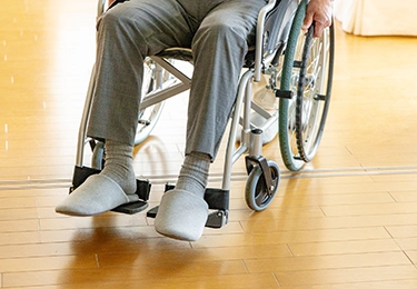 体調やご高齢などの事情で、お墓まで足を運ぶのが難しいイメージ