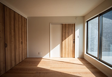 日差しによる床・家具・カーテンの色あせを防ぎたいイメージ