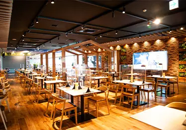 商業ビル共用部(高天井+外灯)のイメージ