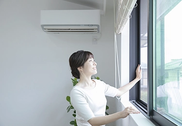 夏の窓辺のイメージ