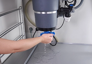 水漏れやニオイが気になる方にのイメージ"