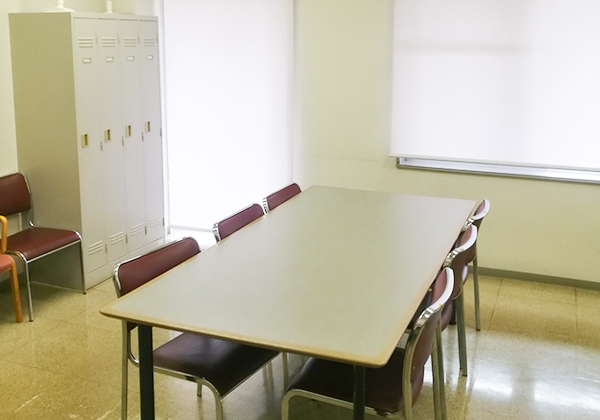 商業施設バックヤード(排気ファン+ダクト)