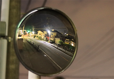 防犯対策も兼ねて監視範囲を広げたい店舗オーナーのイメージ