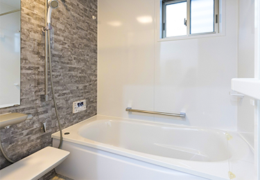 ご高齢の家族がいるご家庭のイメージ