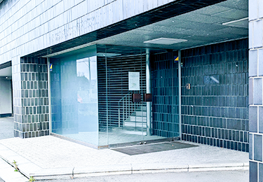 テナント入替(旧表札撤去+新規設置)のイメージ