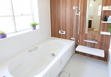 原状回復のために浴室リフォームが必要な方のイメージ