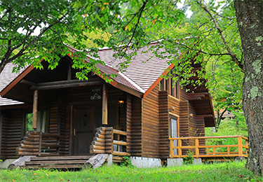 貸別荘やグランピング施設を運営している方のイメージ