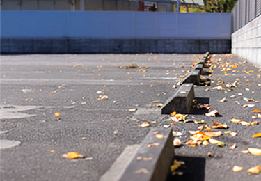 飲食店舗(前面道路・駐車場の落ち葉対応)のイメージ
