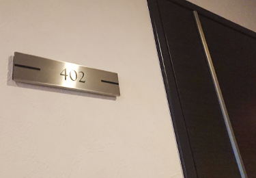 マンション管理組合(住戸用表札 20戸分)のイメージ