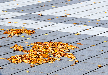 オフィスビル(敷地外周・側溝)のイメージ