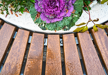 雨の日のすべり対策をしたい保育園・高齢者施設のイメージ