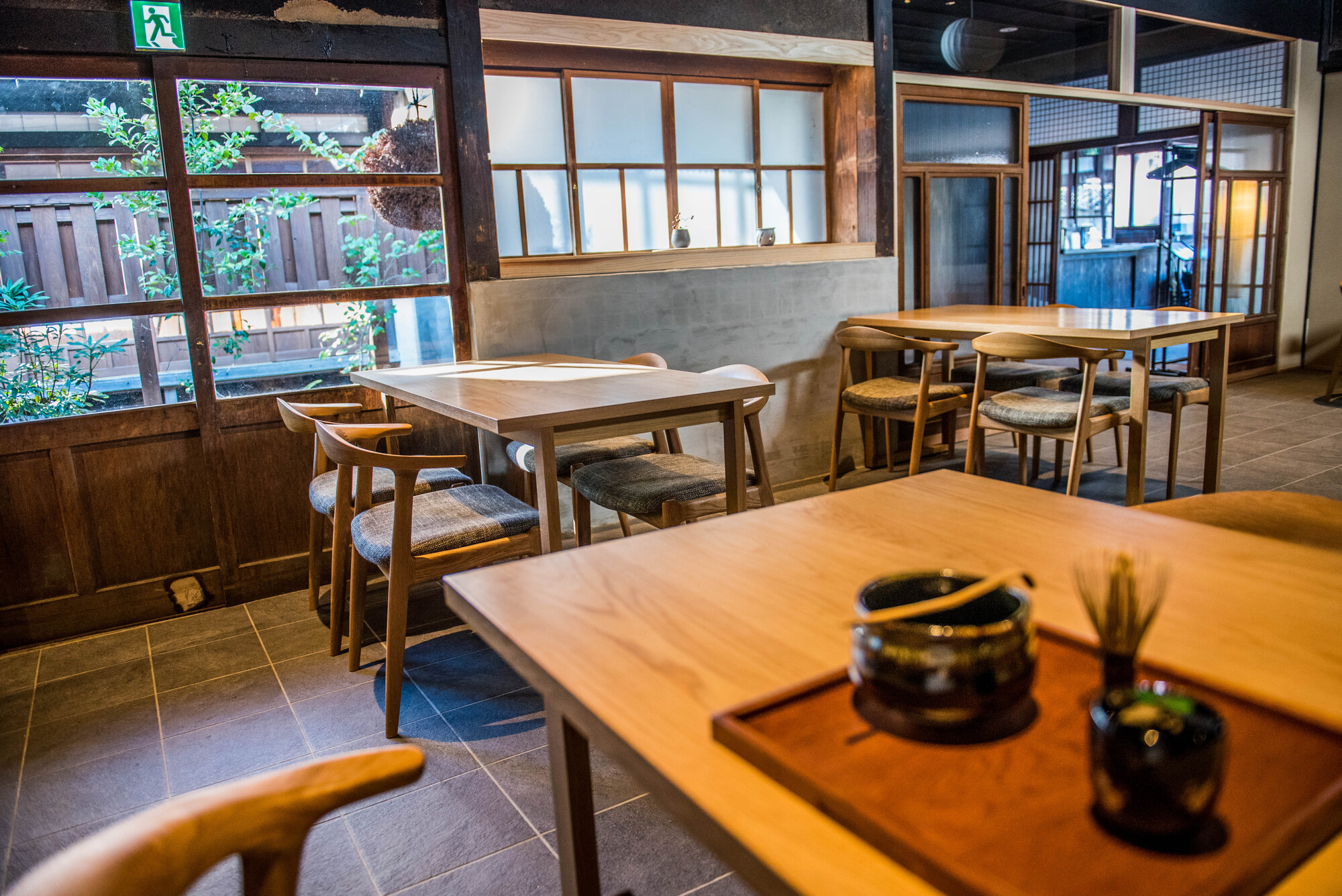 和風カフェ 店舗内装（装飾用障子6枚）のイメージ