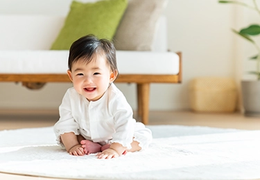 高齢のご家族や小さなお子様がいる家庭のイメージ