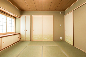 リフォーム前の空室物件（賃貸・6畳）のイメージ