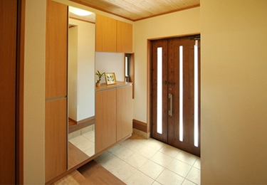 売却予定の戸建て（1階リビング＋玄関まわり）のイメージ