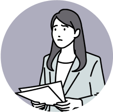 夜遅くまで請求書づくりに追われ、休む暇もなく疲弊している